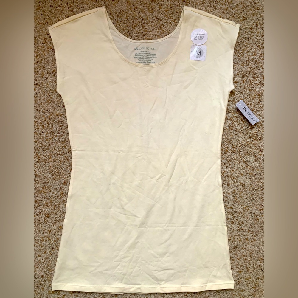 DownEast Essential Cream Tee size M